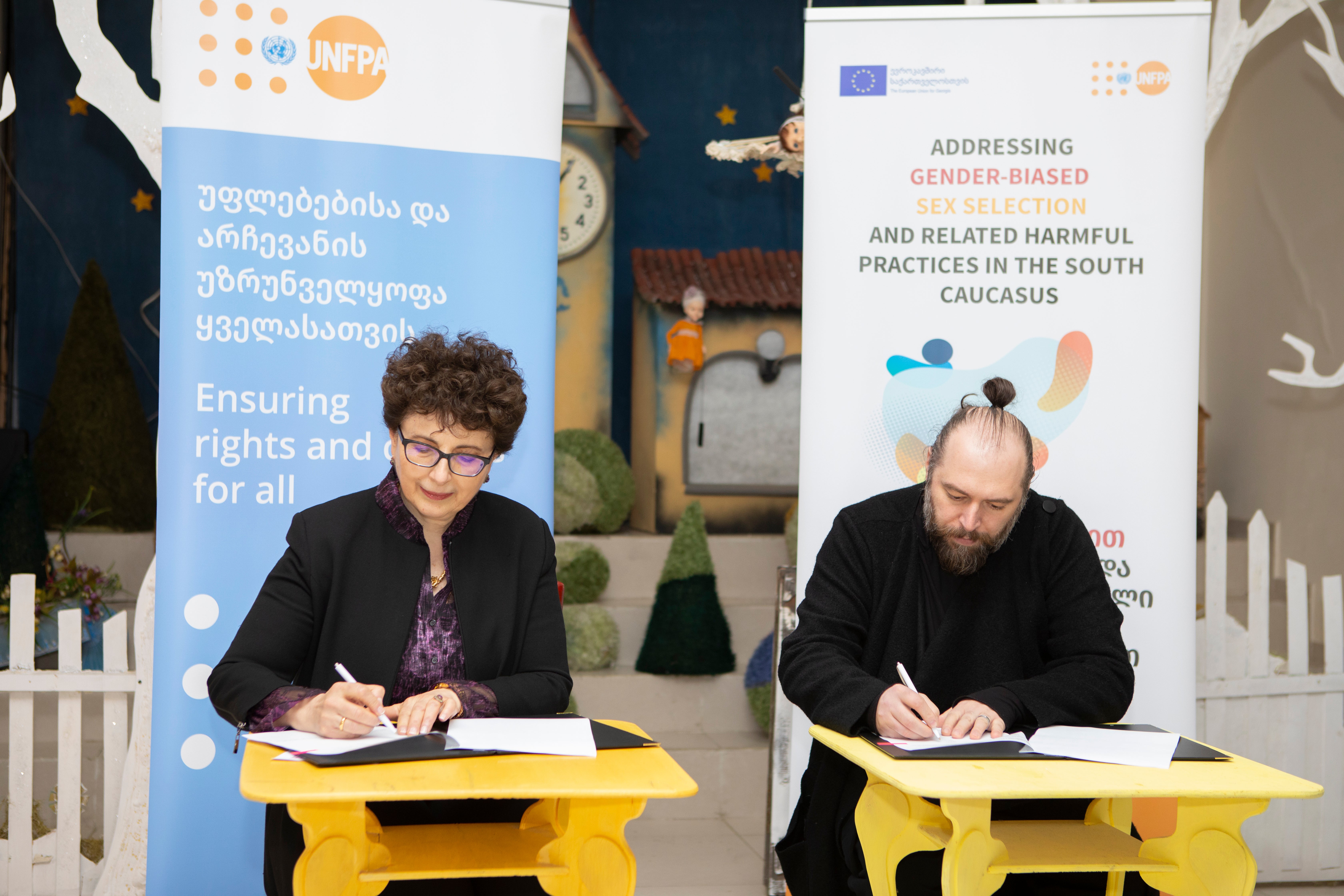 MoU signing between UNFPA Georgia CO and the Union of the National Professional Puppet Theatres of Georgia