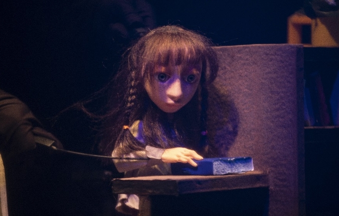 "Esma Starts a Car" is a puppet show for children aged 6-10
